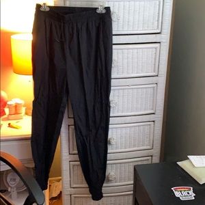 FashionNova Black Windbreaker Pants🖤